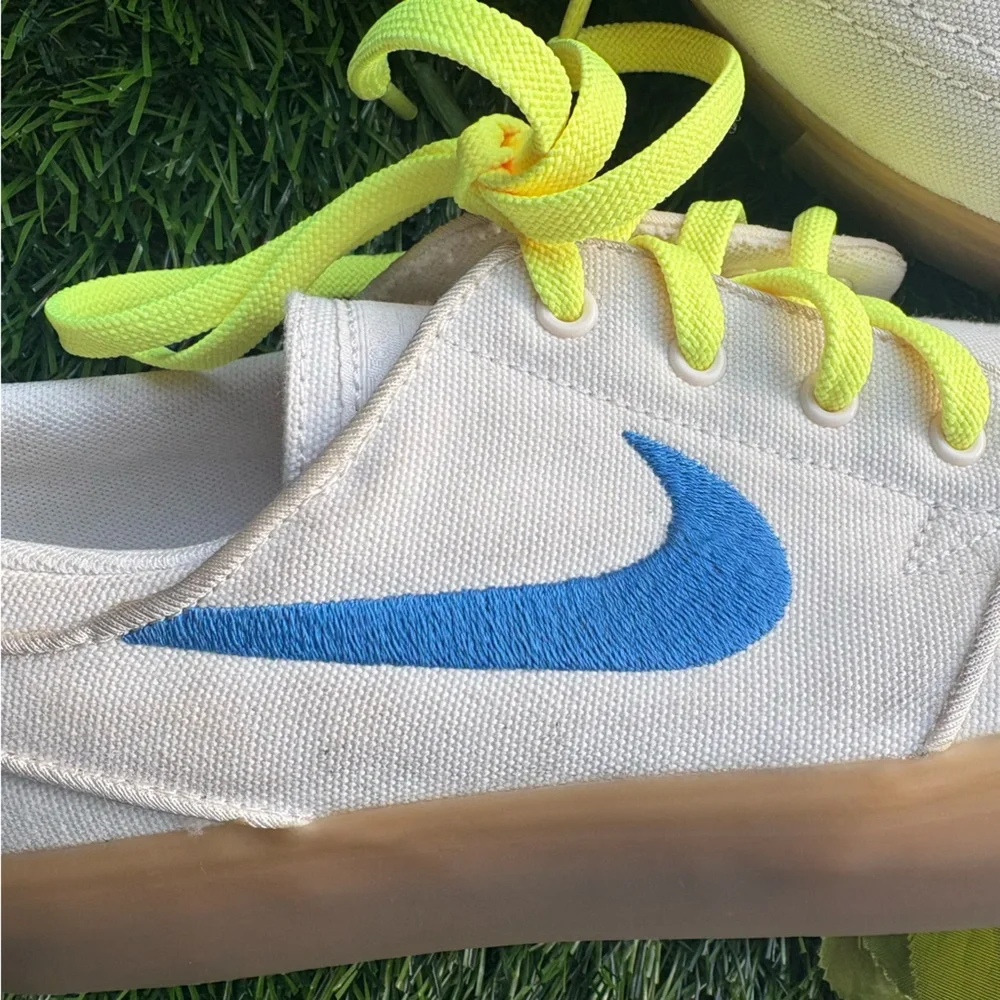 NIKE BIG KIDS SNEAKERS CREAM CANVAS BLUE SWOOSH GUMMED BOTTOMS 7